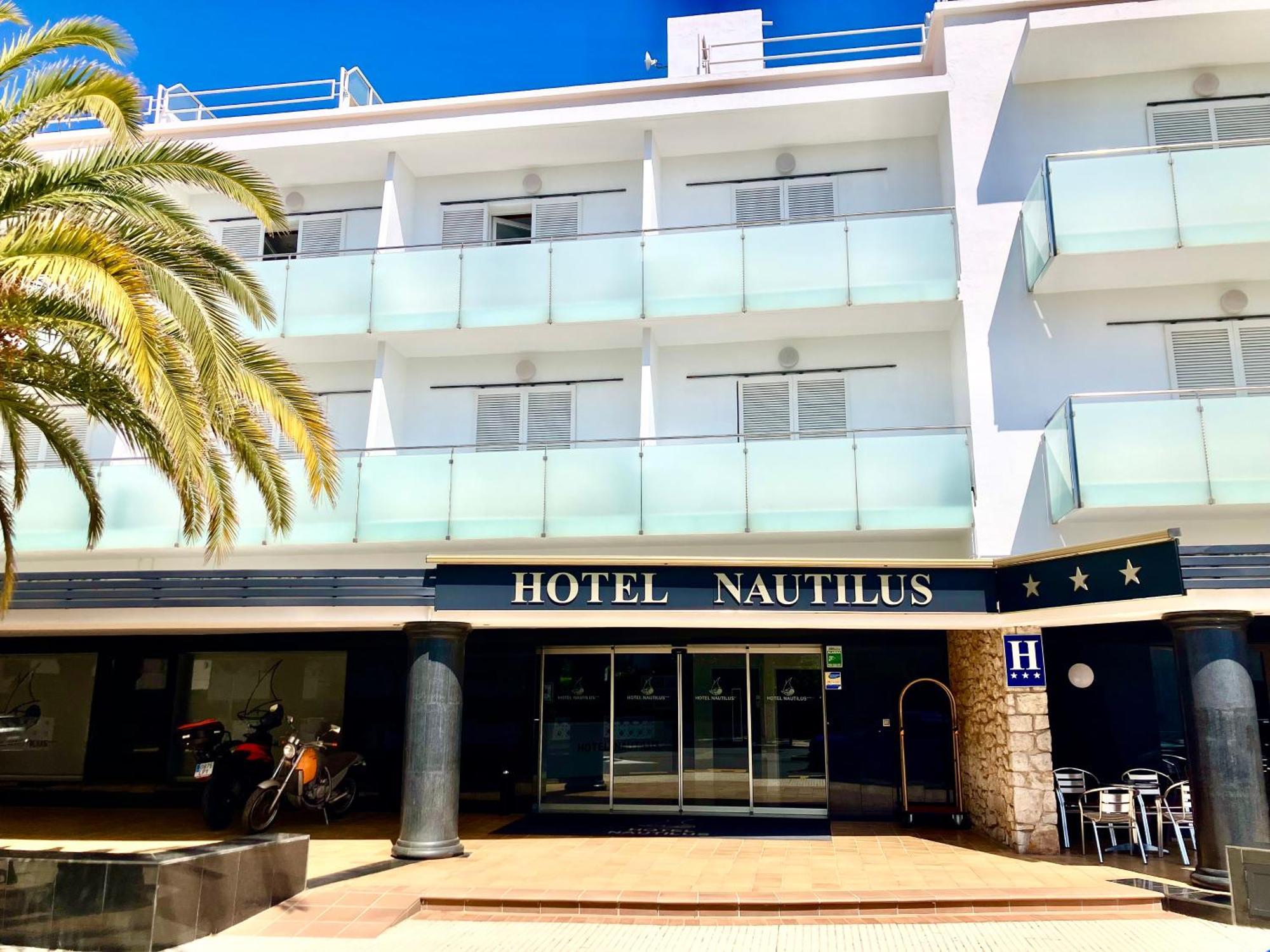 Nautilus Hotel Roses Exterior photo