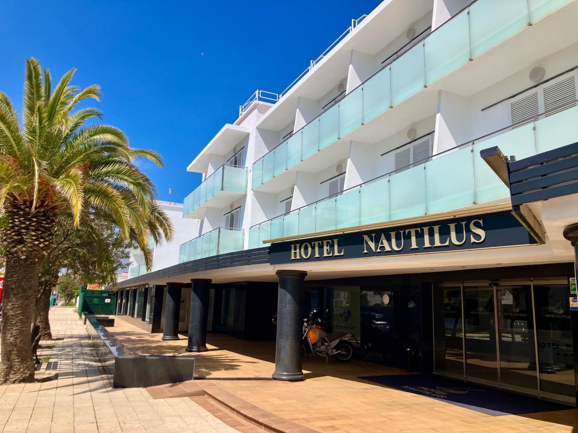 Nautilus Hotel Roses Exterior photo